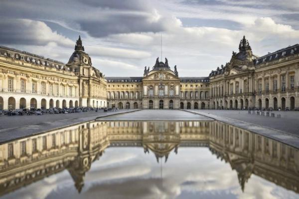 Waterspiegelplein in Bordeaux foto