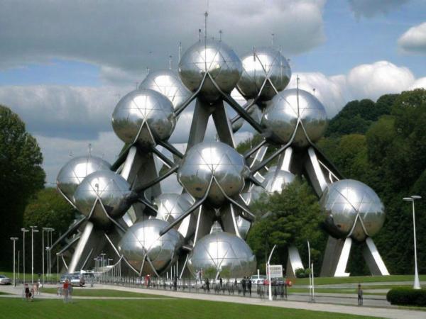 Atomium monument foto