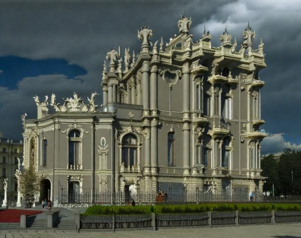 Huis met chimeras foto