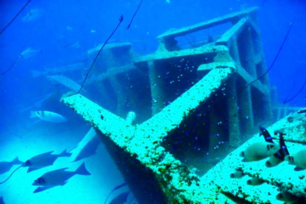 Gezonken veerboot MS Zenobia foto