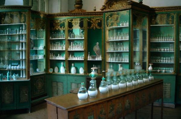 Foto van het Farmaceutisch Historisch Museum van de Universiteit van Basel